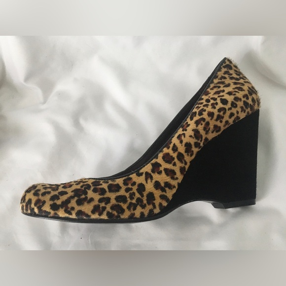 EUC Kate Spade gorgeous leopard print cow fur black suede wedge. - Picture 6 of 16